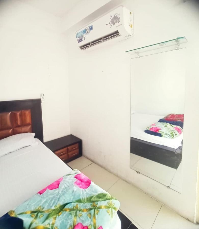 Homestay Ac Dormitory Yeni Delhi Dış mekan fotoğraf
