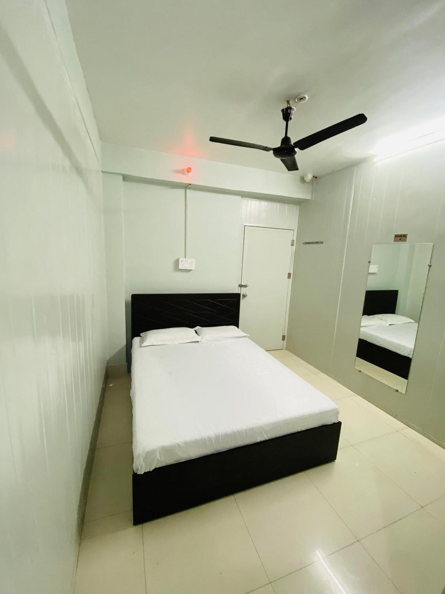 Homestay Ac Dormitory Yeni Delhi Dış mekan fotoğraf