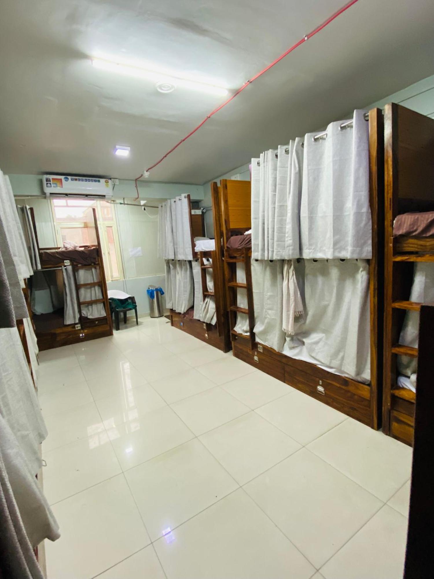 Homestay Ac Dormitory Yeni Delhi Dış mekan fotoğraf