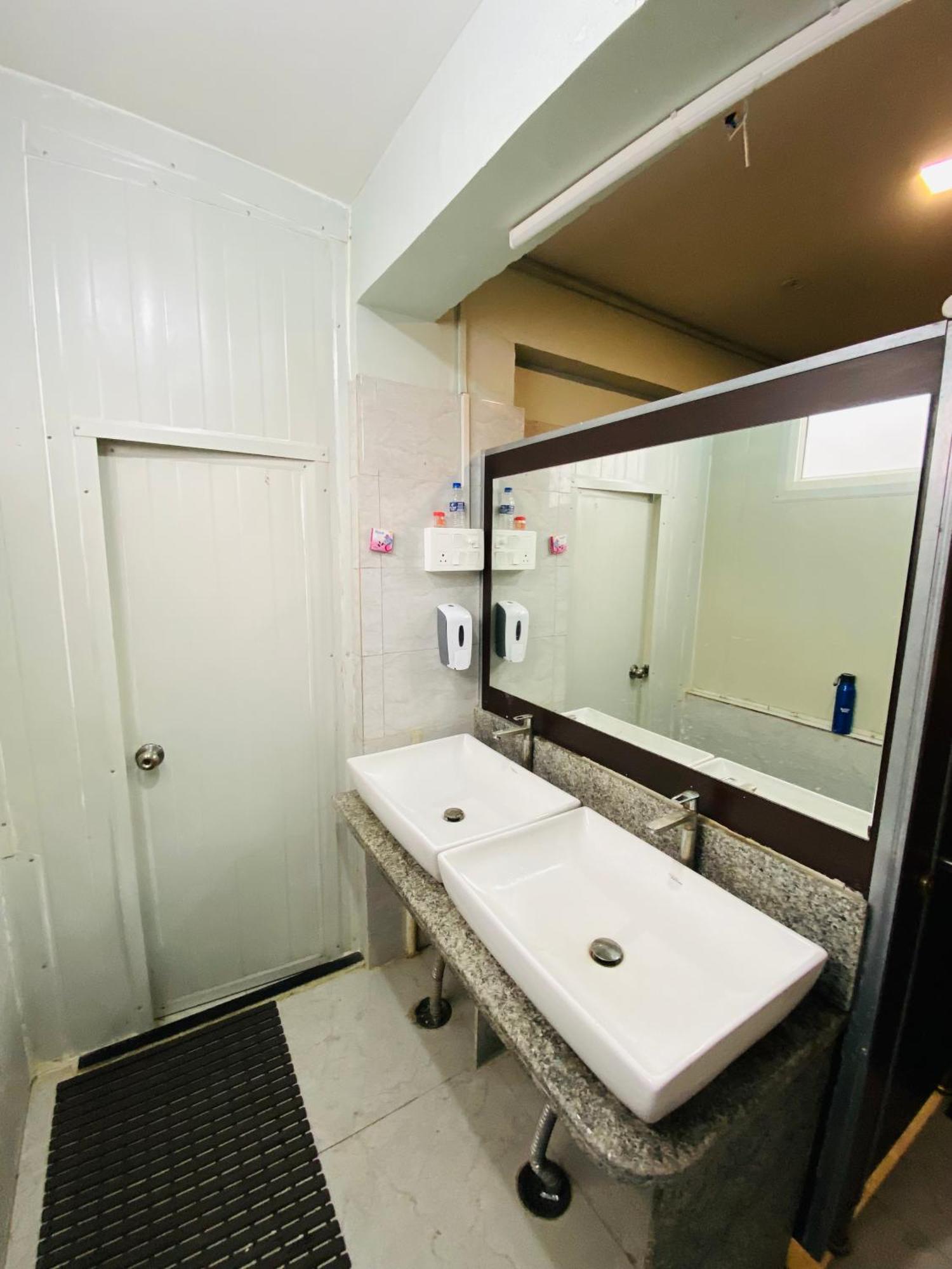 Homestay Ac Dormitory Yeni Delhi Dış mekan fotoğraf