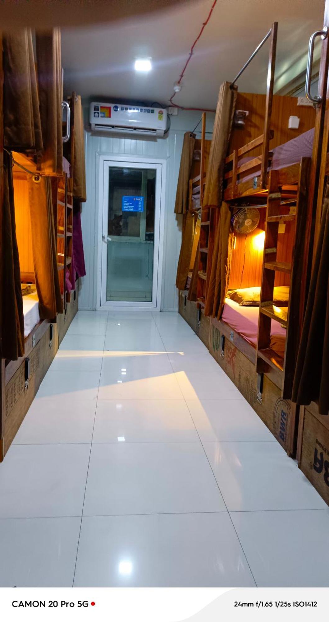 Homestay Ac Dormitory Yeni Delhi Dış mekan fotoğraf
