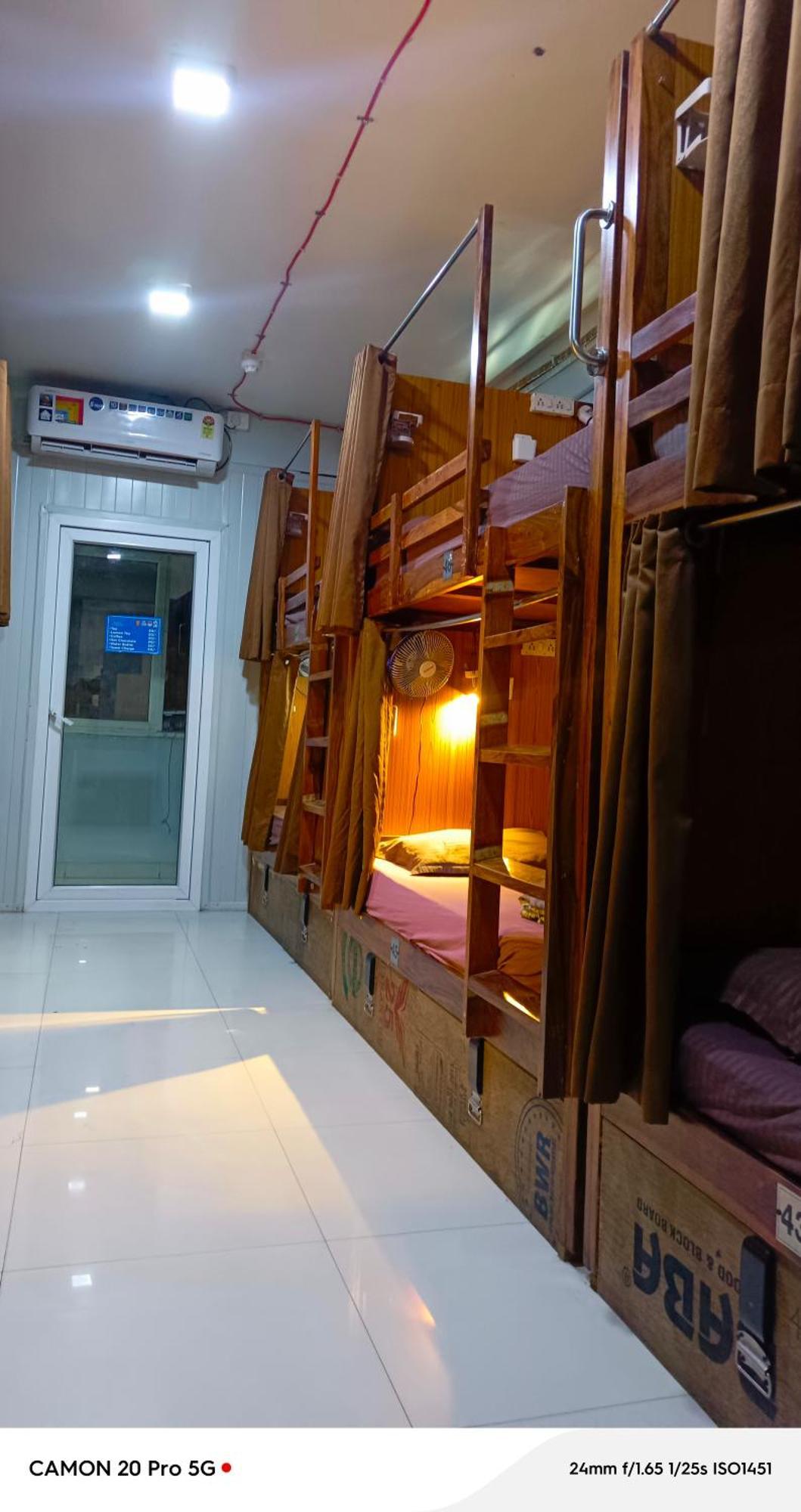 Homestay Ac Dormitory Yeni Delhi Dış mekan fotoğraf